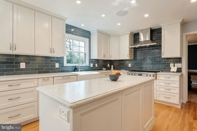 3281 DUTCH MILL CT, Oakton, VA 22124