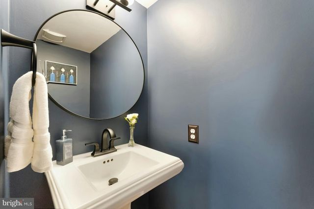 3281 DUTCH MILL CT, Oakton, VA 22124