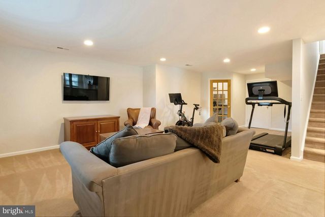 3281 DUTCH MILL CT, Oakton, VA 22124