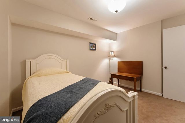 3281 DUTCH MILL CT, Oakton, VA 22124