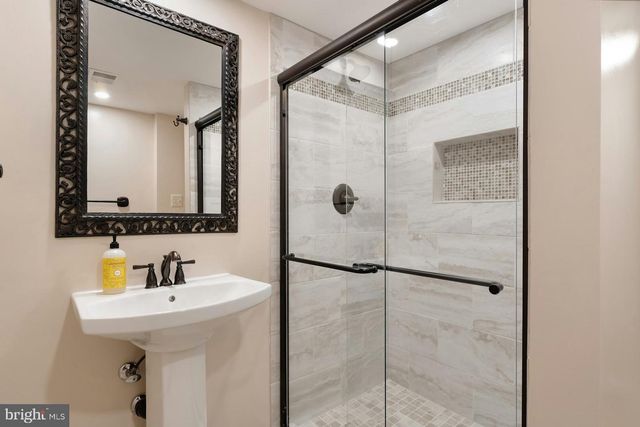 3281 DUTCH MILL CT, Oakton, VA 22124