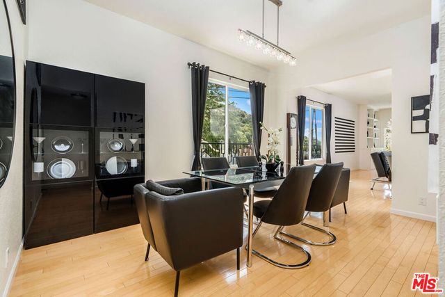 2041 Roscomare Road, Los Angeles, CA 90077