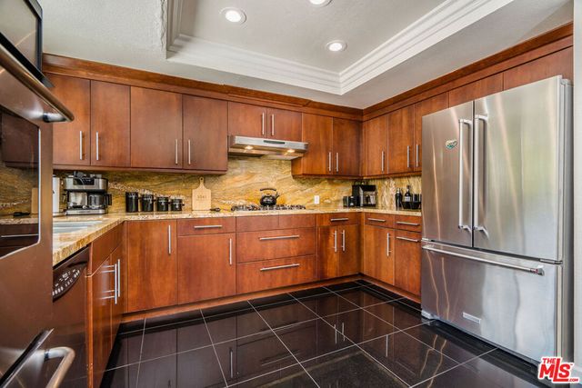 2041 Roscomare Road, Los Angeles, CA 90077