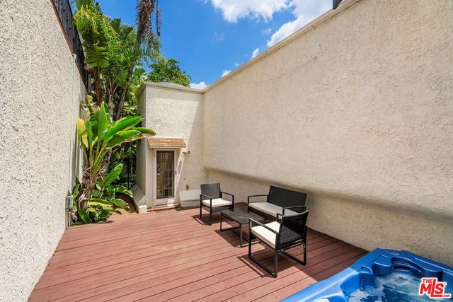 2041 Roscomare Road, Los Angeles, CA 90077