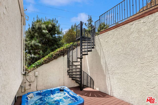 2041 Roscomare Road, Los Angeles, CA 90077