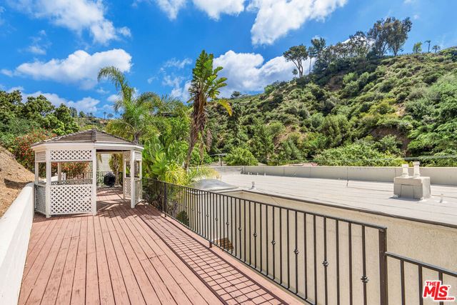 2041 Roscomare Road, Los Angeles, CA 90077