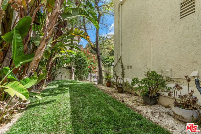 2041 Roscomare Road, Los Angeles, CA 90077