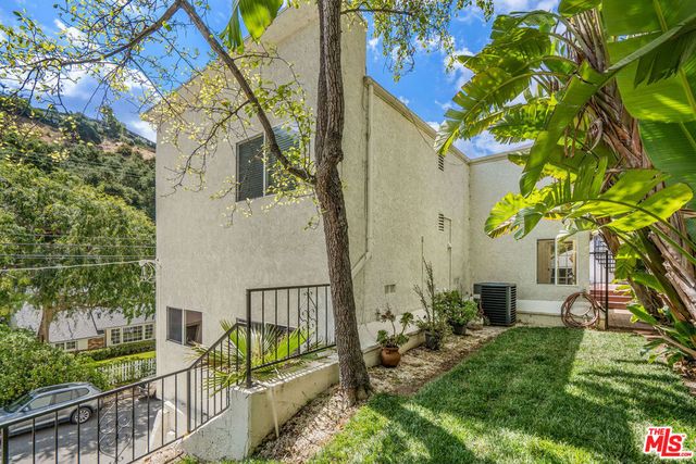 2041 Roscomare Road, Los Angeles, CA 90077