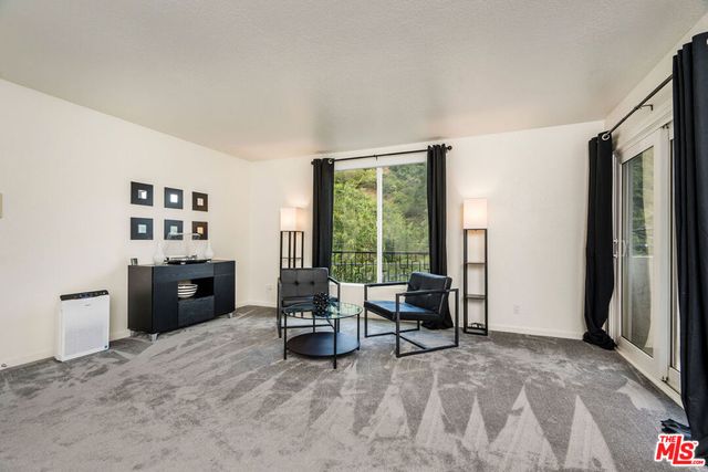 2041 Roscomare Road, Los Angeles, CA 90077