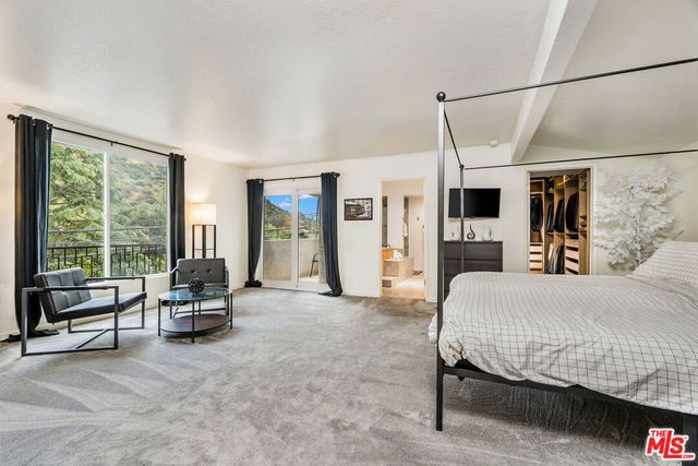 2041 Roscomare Road, Los Angeles, CA 90077