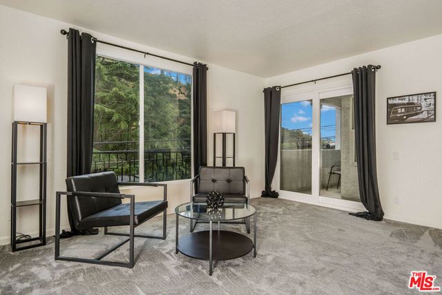 2041 Roscomare Road, Los Angeles, CA 90077