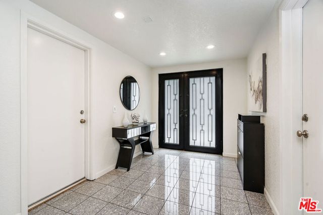 2041 Roscomare Road, Los Angeles, CA 90077