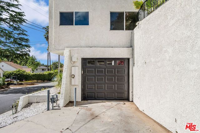 2041 Roscomare Road, Los Angeles, CA 90077