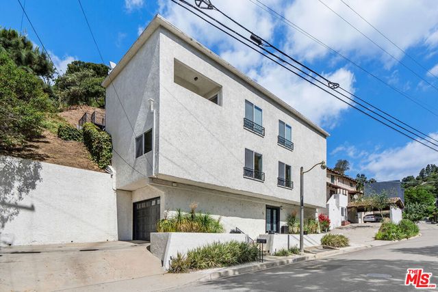 2041 Roscomare Road, Los Angeles, CA 90077