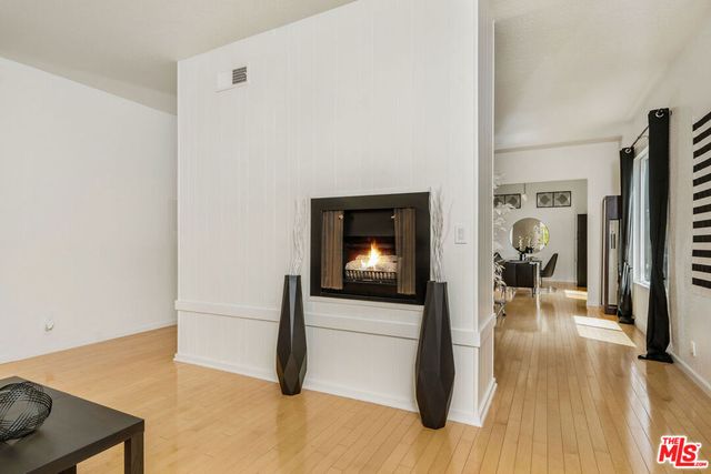 2041 Roscomare Road, Los Angeles, CA 90077