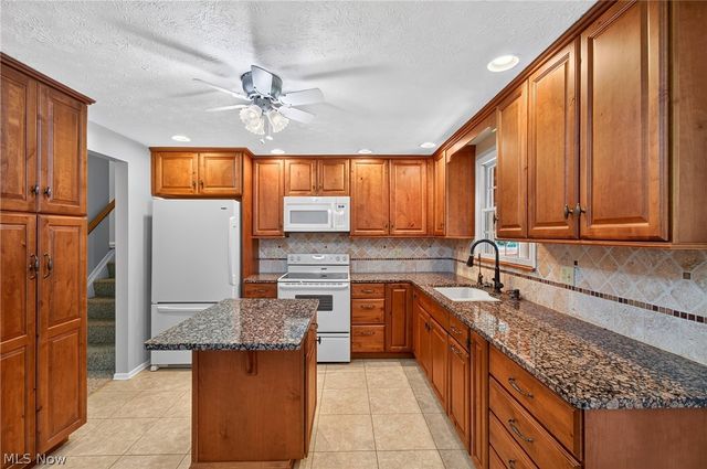 3110 Bronco Drive, Clinton, OH 44216