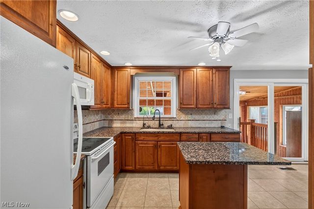 3110 Bronco Drive, Clinton, OH 44216