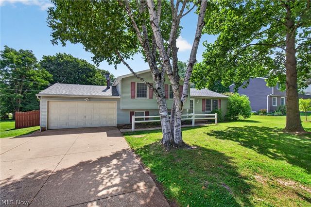 3110 Bronco Drive, Clinton, OH 44216