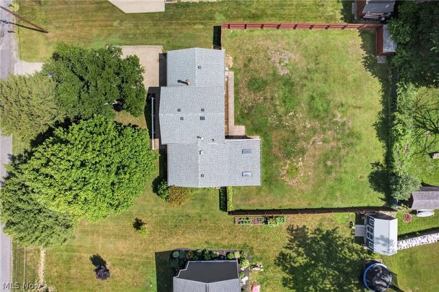 3110 Bronco Drive, Clinton, OH 44216