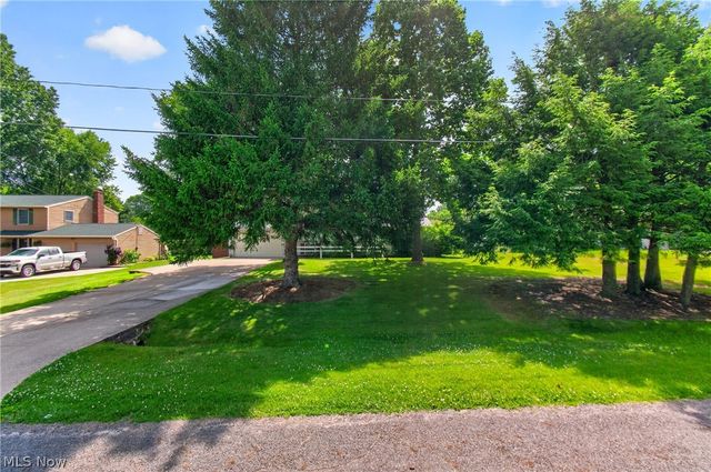 3110 Bronco Drive, Clinton, OH 44216