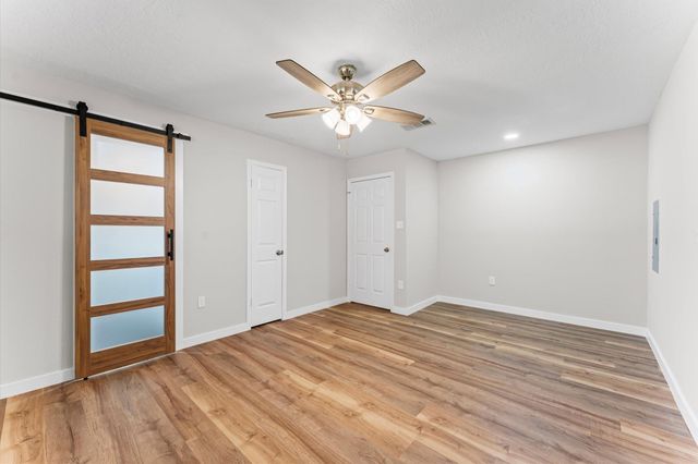 2126 Eagle Point Road, Crosby, TX 77532