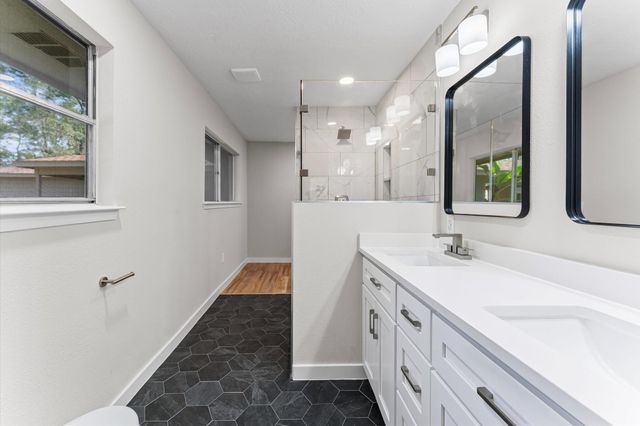 2126 Eagle Point Road, Crosby, TX 77532