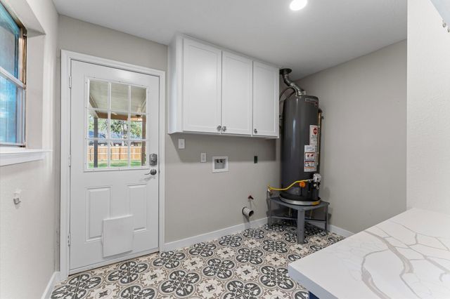 2126 Eagle Point Road, Crosby, TX 77532