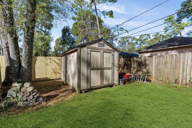 2126 Eagle Point Road, Crosby, TX 77532