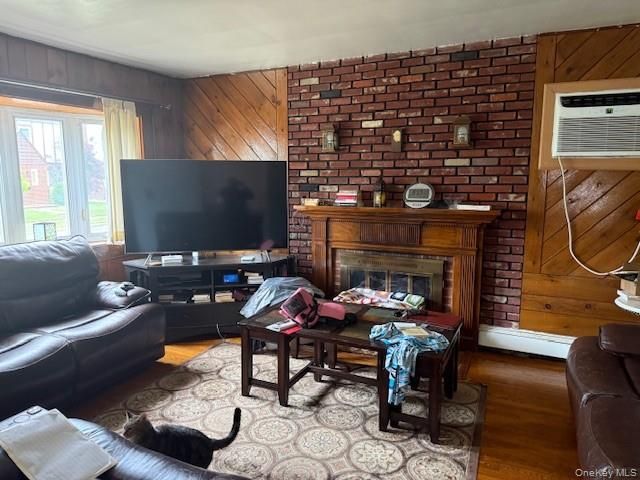 526 N 12th Street, New Hyde Park, NY 11040
