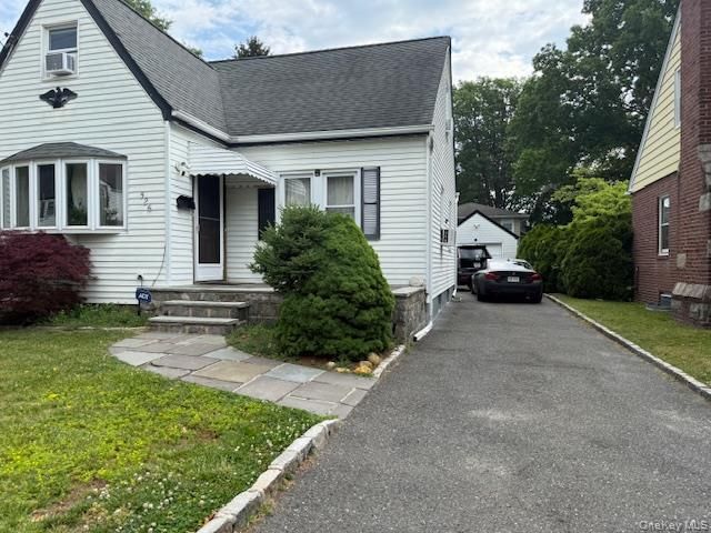 526 N 12th Street, New Hyde Park, NY 11040
