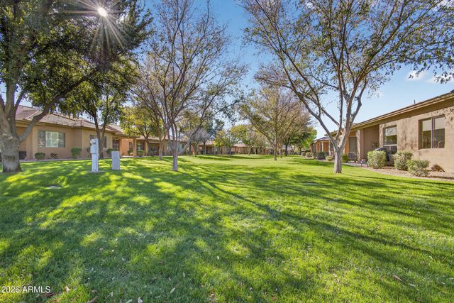 24611 S GOLFVIEW Drive, Sun Lakes, AZ 85248