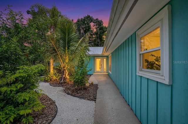 3282 TOBERO LANE, Sarasota, FL 34235