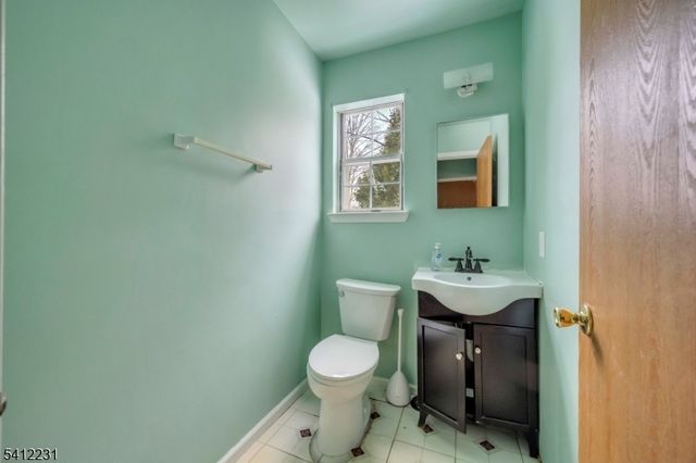 80 Lenape Trl, Washington Boro, NJ 07882