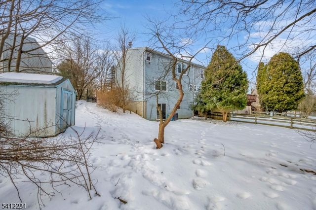 80 Lenape Trl, Washington Boro, NJ 07882