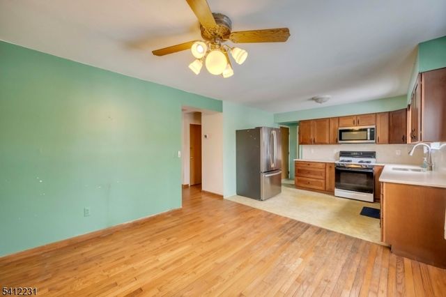 80 Lenape Trl, Washington Boro, NJ 07882