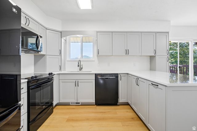 6383 S LAURITZEN DR, Taylorsville, UT 84129