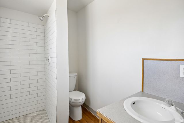 6383 S LAURITZEN DR, Taylorsville, UT 84129