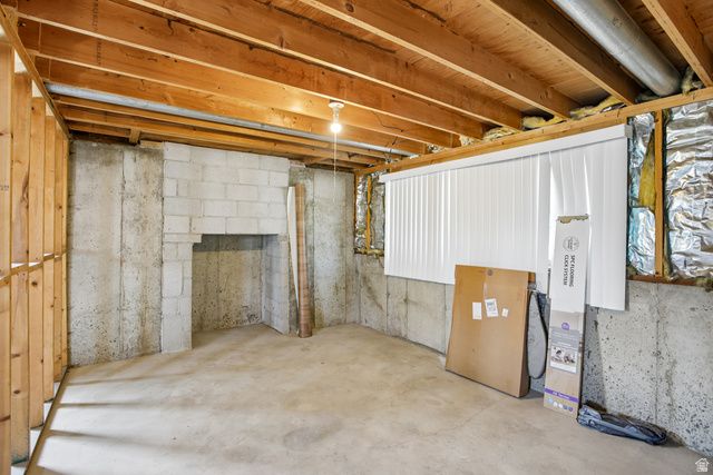 6383 S LAURITZEN DR, Taylorsville, UT 84129