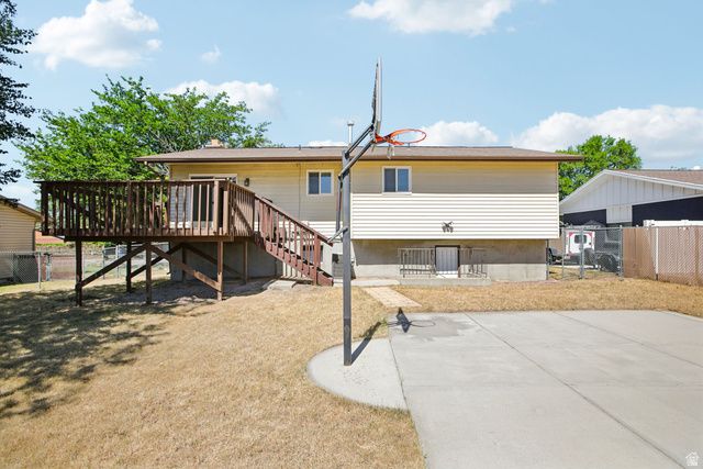 6383 S LAURITZEN DR, Taylorsville, UT 84129