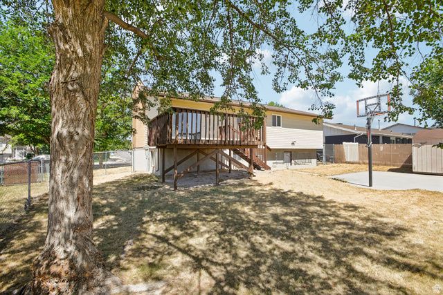 6383 S LAURITZEN DR, Taylorsville, UT 84129