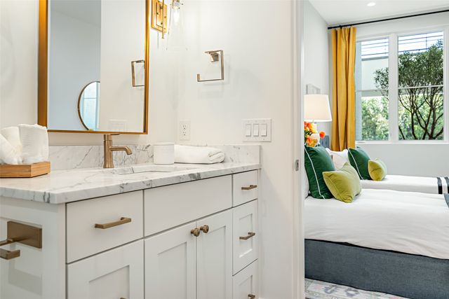 350 O Connor Ridge Boulevard 13, Irving, TX 75038