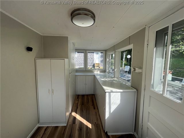 6888 Joes Creek Road, Comfort, WV 25049