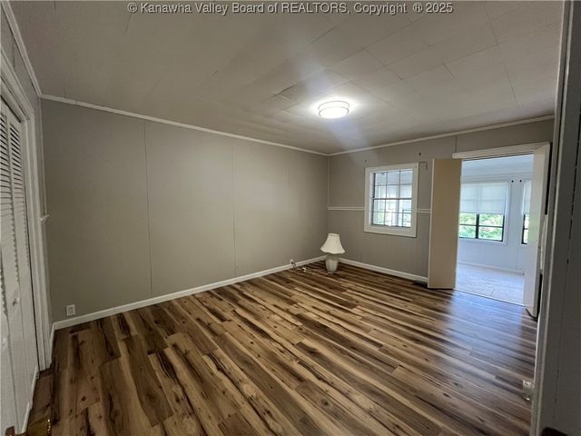 6888 Joes Creek Road, Comfort, WV 25049