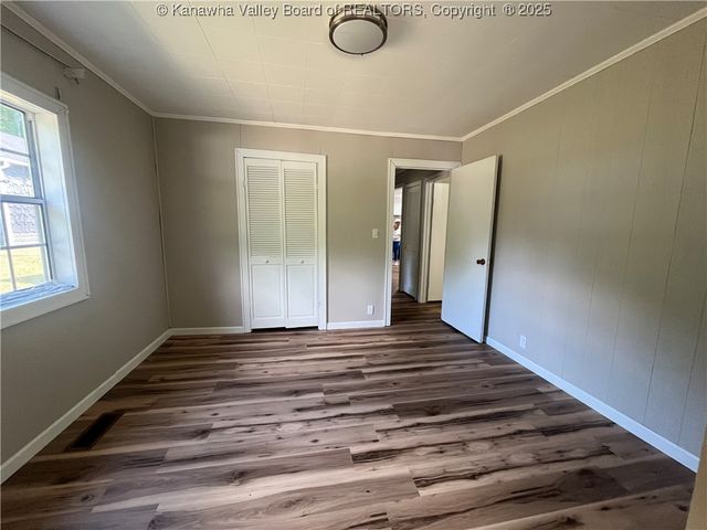 6888 Joes Creek Road, Comfort, WV 25049