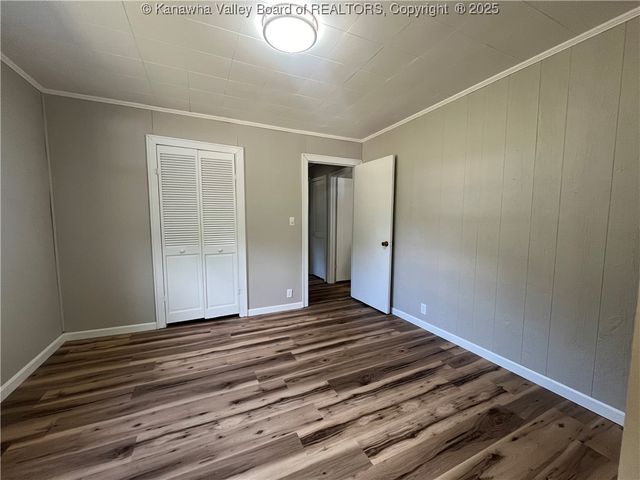 6888 Joes Creek Road, Comfort, WV 25049