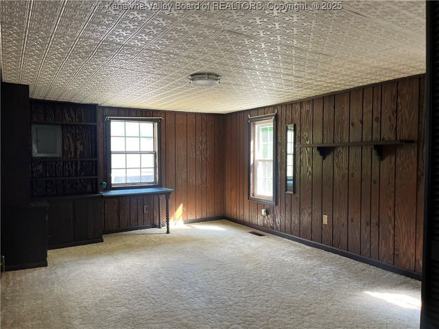 6888 Joes Creek Road, Comfort, WV 25049