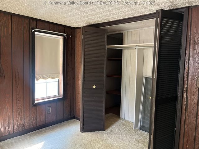 6888 Joes Creek Road, Comfort, WV 25049