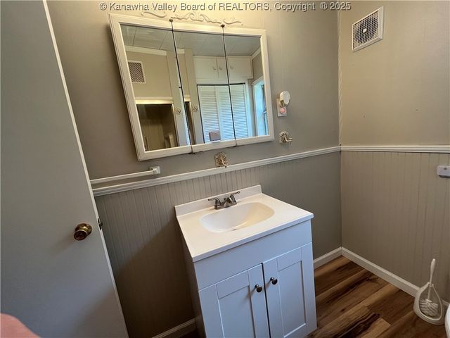 6888 Joes Creek Road, Comfort, WV 25049