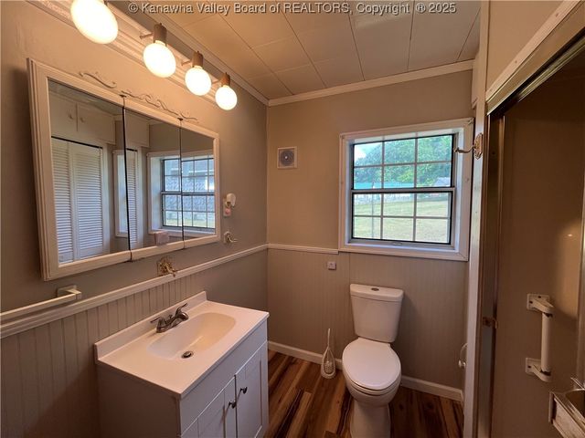 6888 Joes Creek Road, Comfort, WV 25049