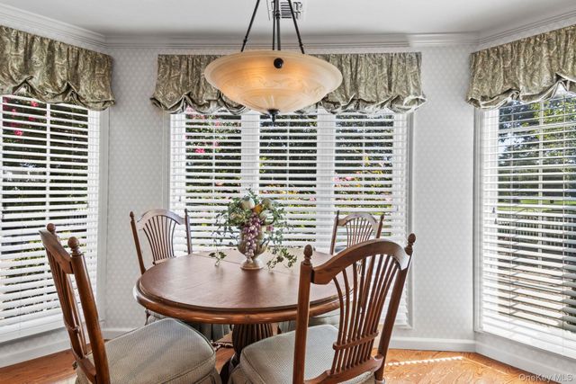 77 The Woods, Commack, NY 11725